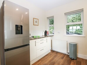 Astianpesukone, keittoastiat/astiat/ruokailuvälineet