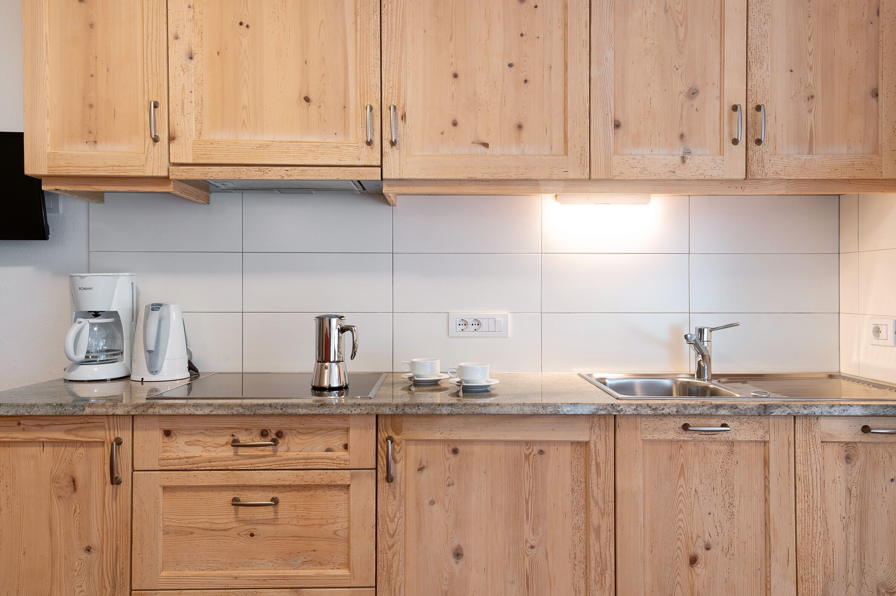 Kühlschrank, Herdplatte, Geschirrspüler