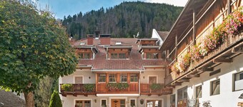 Apartment 'Zirm' with Mountain View, Shared Terrace and Wi-Fi