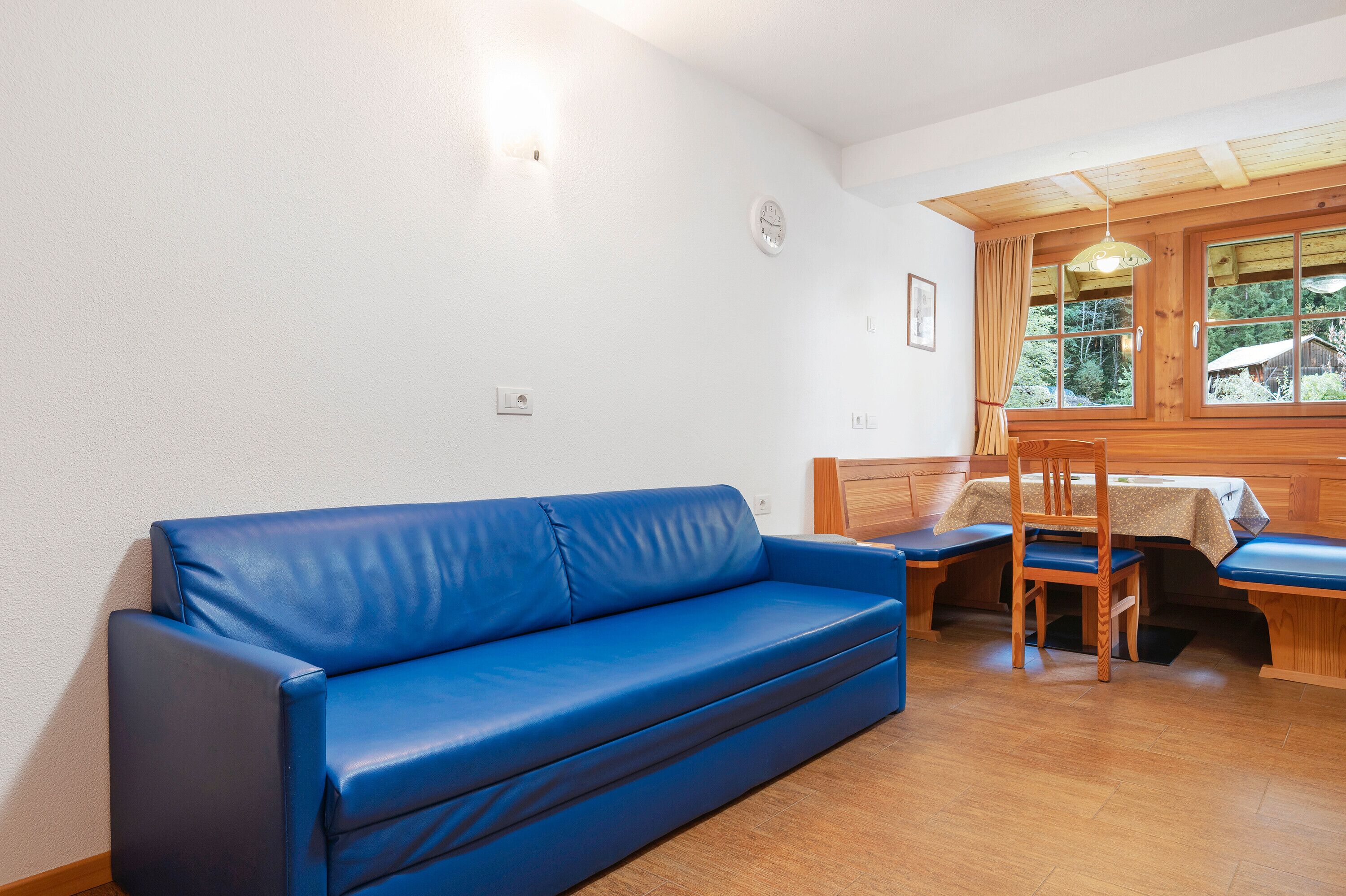 Fernseher, Tischtennisplatte