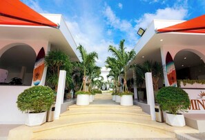 Fachada de la propiedad