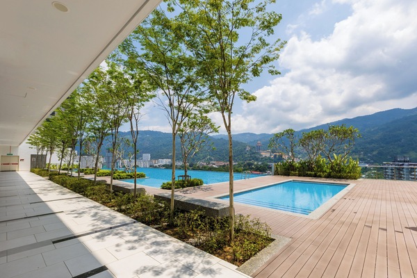 Kolam renang terbuka