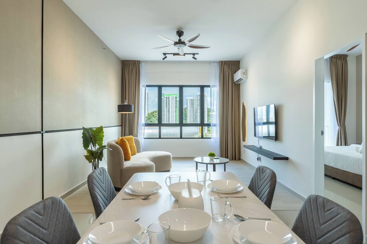 40-inch Smart TV with digital channels