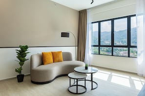 Deluxe Apartment, 2 Bedrooms, City View | Living area