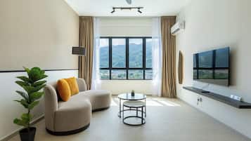 Deluxe Apartment, 2 Bedrooms, City View | Living area