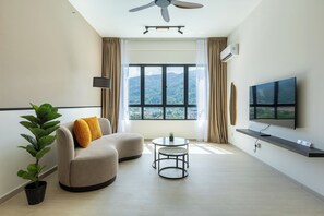 Deluxe-Apartment, 2 Schlafzimmer, Stadtblick | Wohnbereich