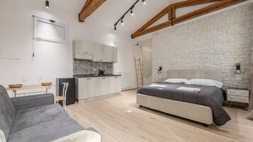 4 Schlafzimmer, Schreibtisch, WLAN, Bettwäsche