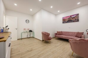 TV - Mangano Suite Apartment (Palermo)