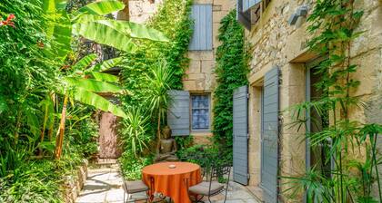 Chambre « Bain à l’Ancienne » avec piscine partagée, Wi-Fi et climatisation