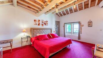 1 habitación, wifi y ropa de cama