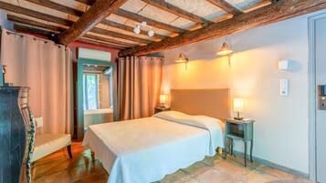 1 habitación, wifi y ropa de cama