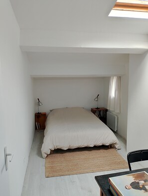 3 bedrooms, desk, free WiFi, bed sheets