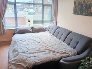 2 chambres, fer et planche à repasser, Wi-Fi, draps fournis