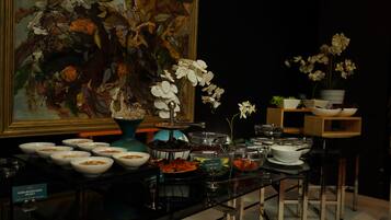 Morgenmadsbuffet hver dag (16.5 EUR pr. person)