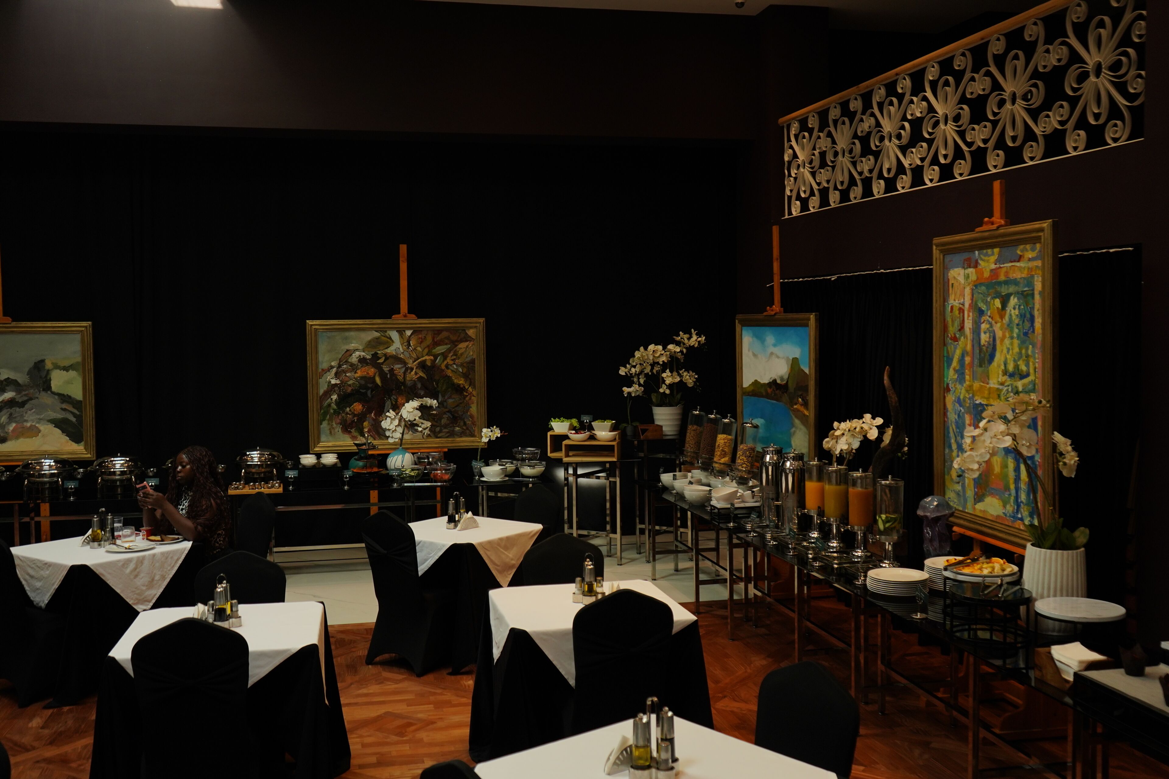 每日供应自助式早餐（每人 EUR 16.5）