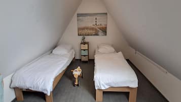 2 Schlafzimmer, Reisekinderbett, kostenloses WLAN, Bettwäsche
