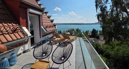 GroĂzĂŒgige Ferienwohnung Lieblingsplatz mit Terrasse am See in Ăberlingen