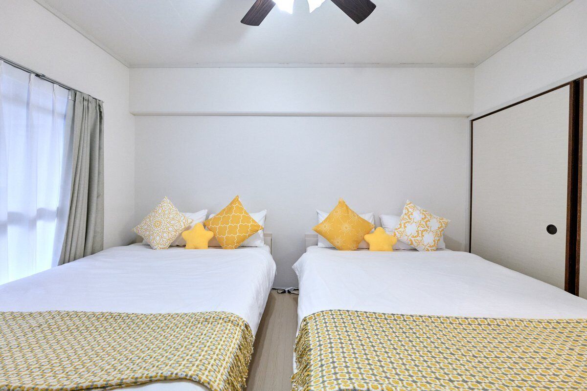 2 bedrooms, iron/ironing board, internet