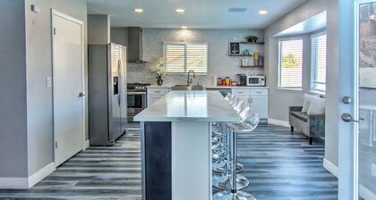 BEAUTIFUL HOUSE WITH NEW POOL/SPA