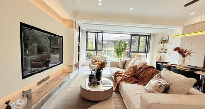 Heinemann's Vaca Apartment at Mount Emei Hosted by a German Couple