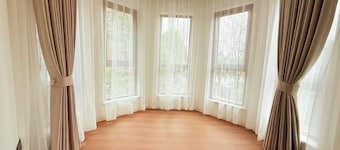 Heinemann's Vaca Apartment at Mount Emei Hosted by a German Couple