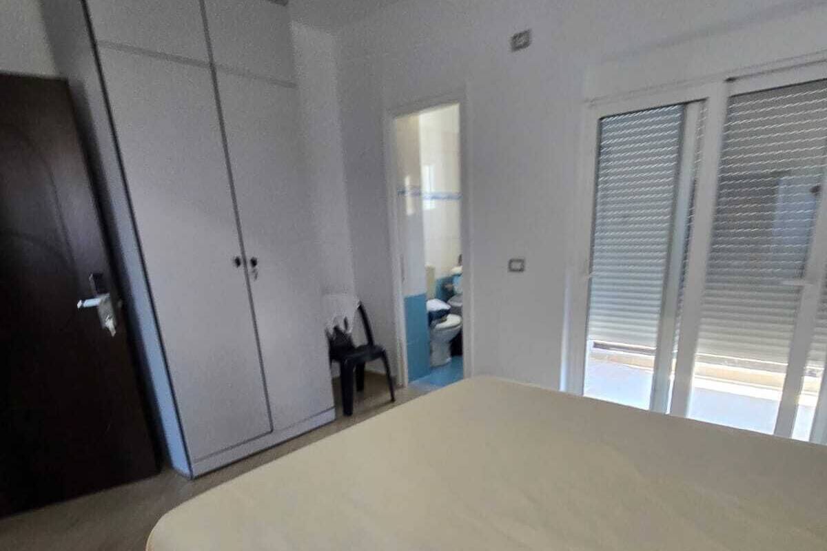 Desk, free WiFi