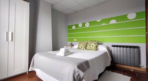 5 Schlafzimmer, Bügeleisen/Bügelbrett, Internetzugang, Bettwäsche