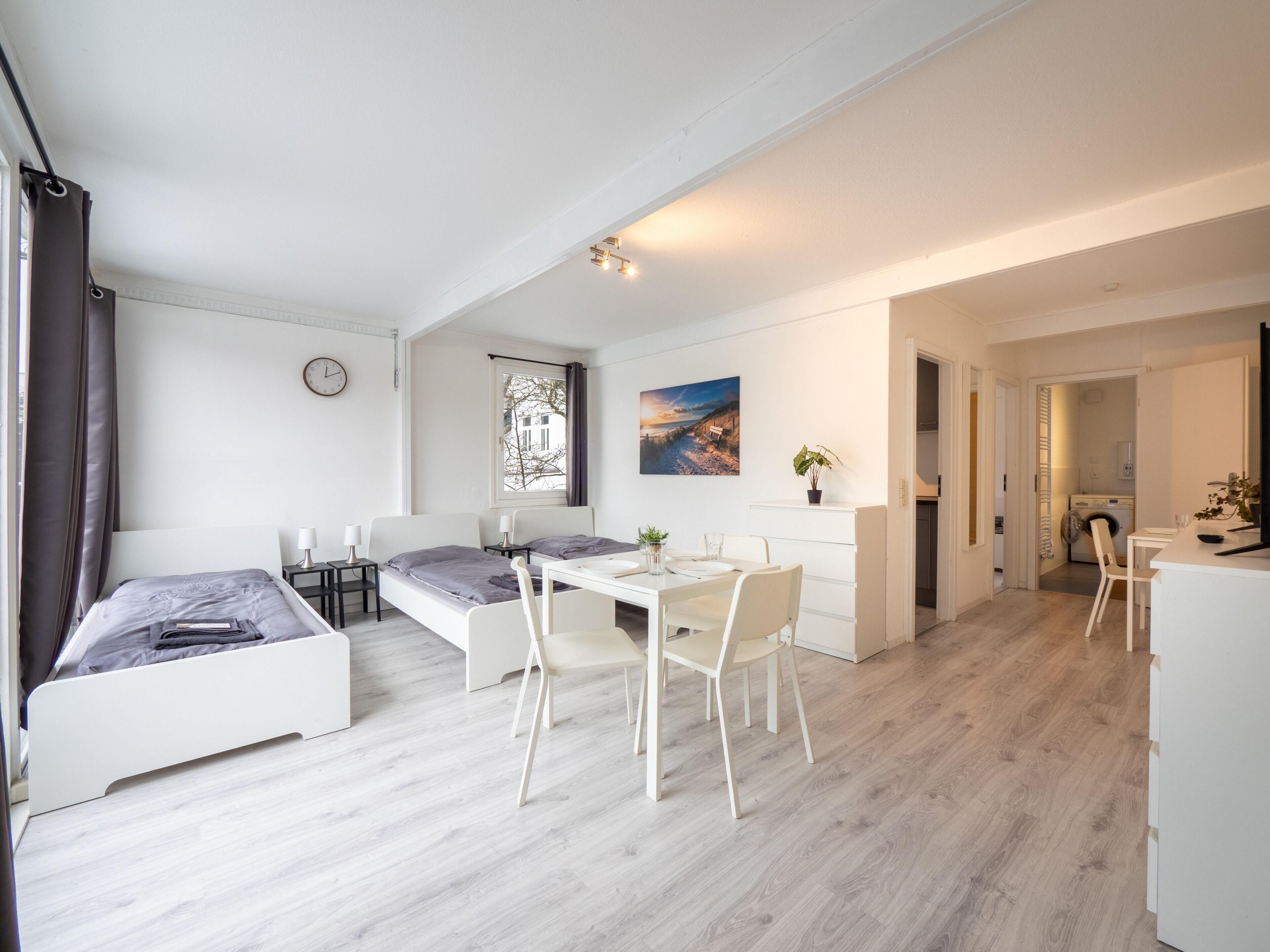 Monteurwohnung Für 5 Personen Mit Balkon & Küche  Ahrensburg Nähe Hamburg - Agrp1203 - Bargteheide