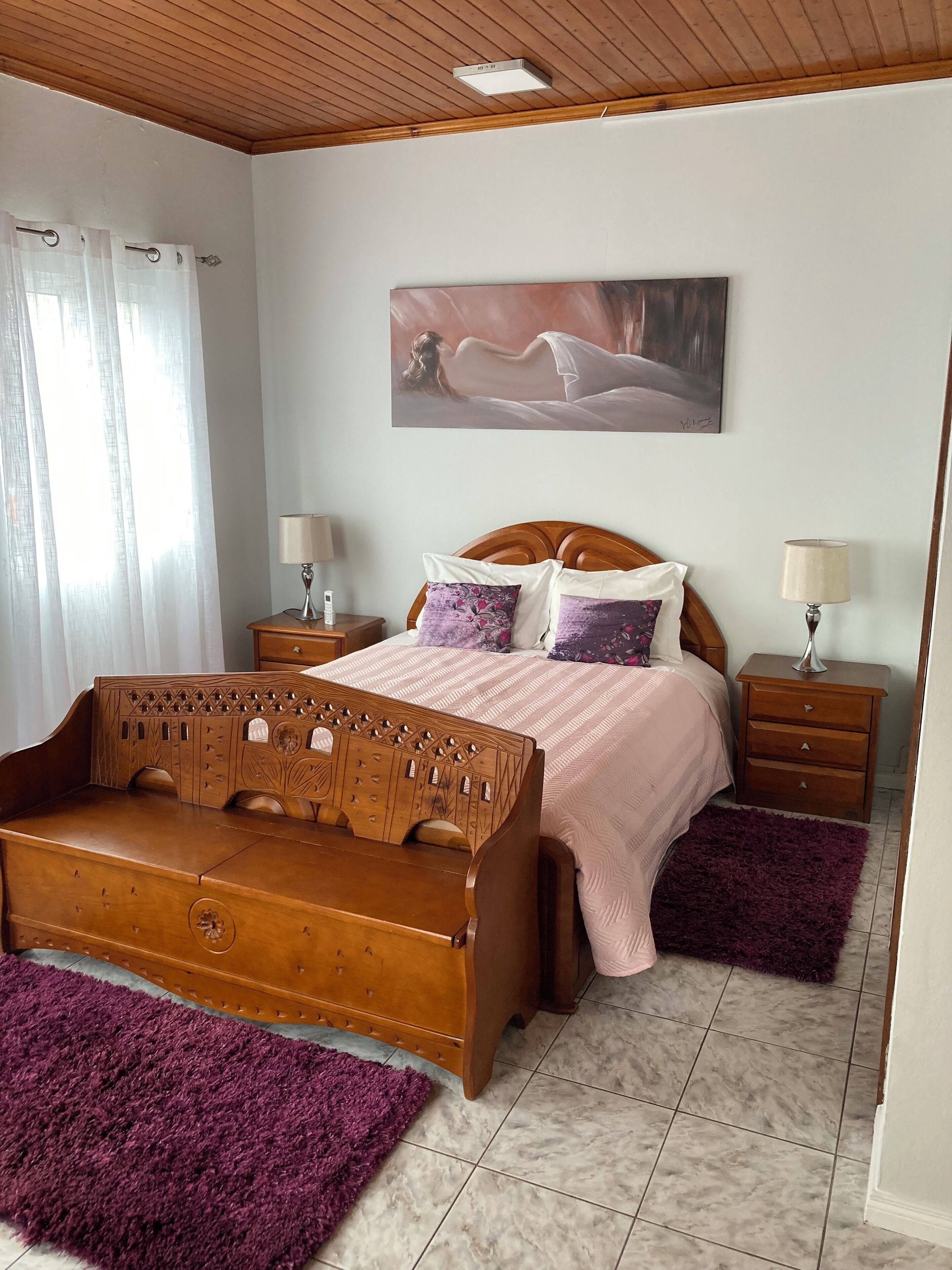 3 室のベッドルーム、アイロン / アイロン台、WiFi (無料)、ベッドシーツ