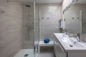 Hair dryer, towels