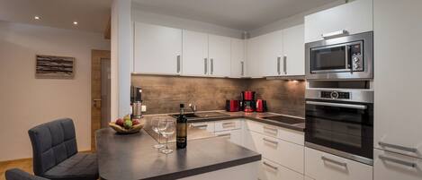 Comfort Apartment, 2 Bedrooms, Balcony | Private kitchen | Coffee/tea maker, electric kettle, toaster