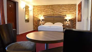 Basic Double Room | Desk, free WiFi, bed sheets