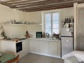 Micro-ondes, plaque de cuisson, lave-vaisselle