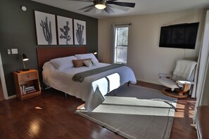 2 habitaciones, escritorio, tabla de planchar con plancha y wifi gratis 