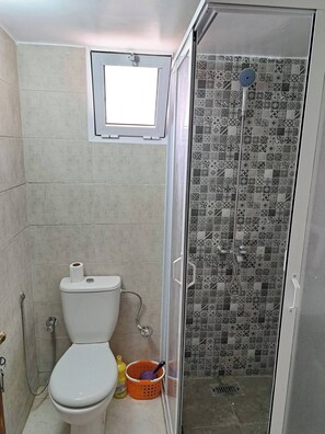 Apartamento, 2 quartos, para fumantes, vista para o jardim | Banheiro