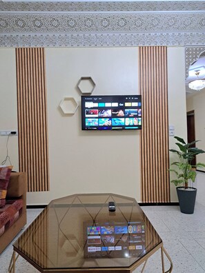 Apartment, 2 Bedrooms, Smoking, Garden View | Room amenity