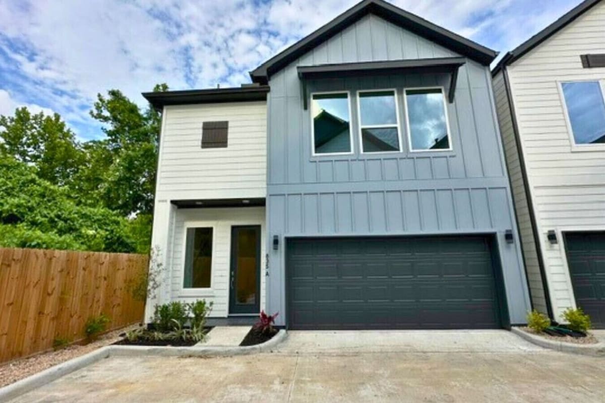 Photo 27 of Spacious 3BR/2BA near Downtown with kitchen, WiFi, laundry, garage & quiet gated community