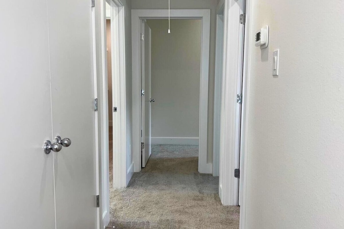 Photo 4 of Spacious 3BR/2BA near Downtown with kitchen, WiFi, laundry, garage & quiet gated community