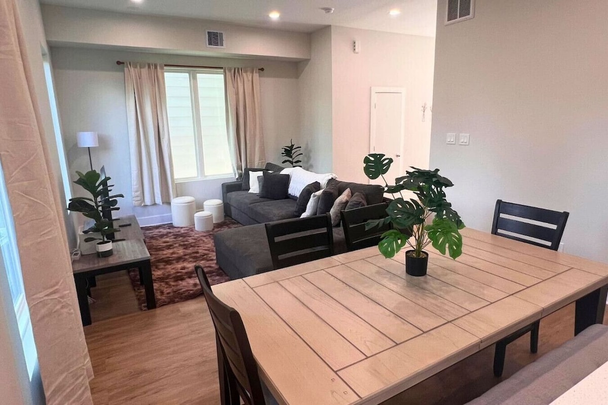Photo 24 of Spacious 3BR/2BA near Downtown with kitchen, WiFi, laundry, garage & quiet gated community