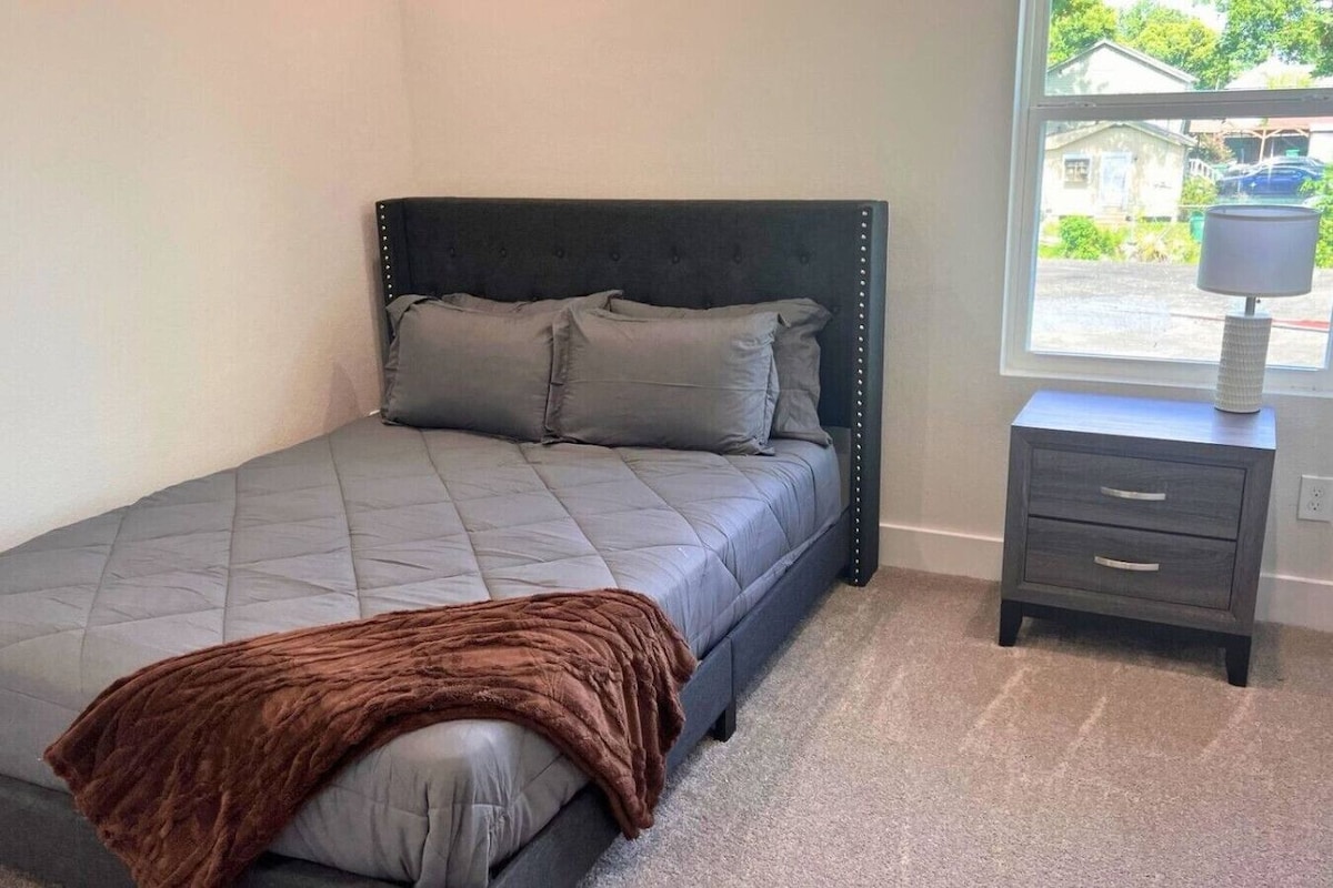 Photo 17 of Spacious 3BR/2BA near Downtown with kitchen, WiFi, laundry, garage & quiet gated community