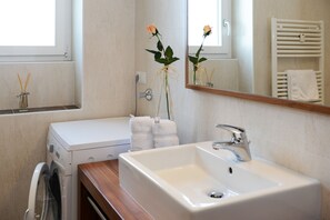 Shower, bidet, towels