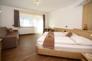 1 bedroom, iron/ironing board, bed sheets