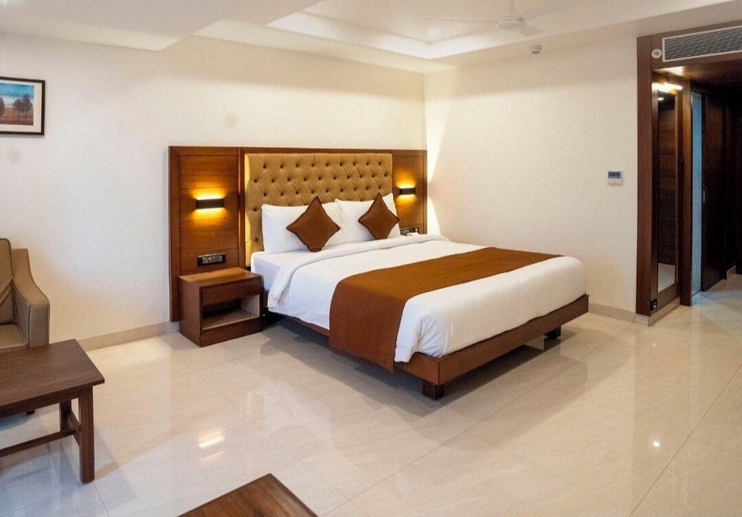 Executive Double or Twin Room, City View | Memory foam beds, minibar, in-room safe, desk