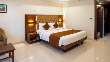 Executive Double or Twin Room, City View | Memory foam beds, minibar, in-room safe, desk