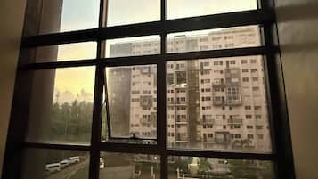 Condo, 2 Bedrooms, Accessible, Balcony | Interior