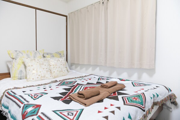 1 chambre, fer et planche à repasser, Wi-Fi, draps fournis