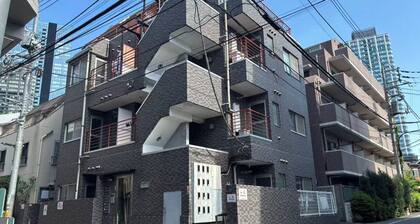 5 min walk from Shinjuku Chuo Park & family of 3 live & enjoy!