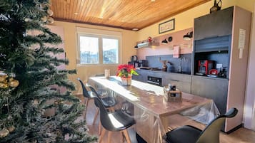 Fridge, microwave, dishwasher