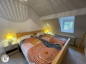 5 室のベッドルーム、WiFi (無料)