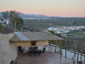 Outdoor dining - Modern cozy homes with fireplace in Jaén (Jaén)